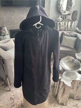 Black Hooded Utility Jacket - Sleek Everyday Layer size medium